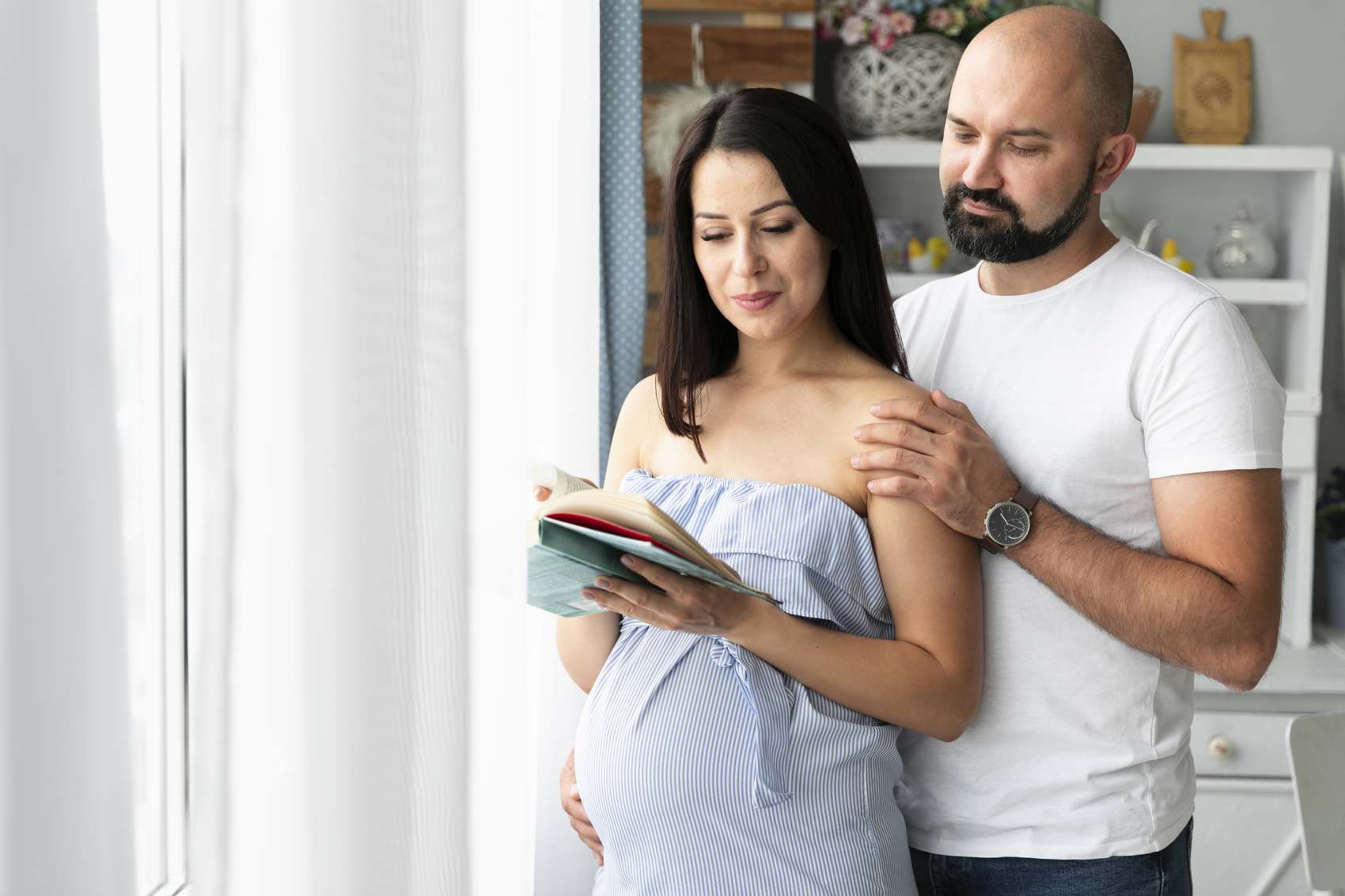 Husband Pregnant Wife Searching for Baby Name - I Saw You First Imaging, LLC